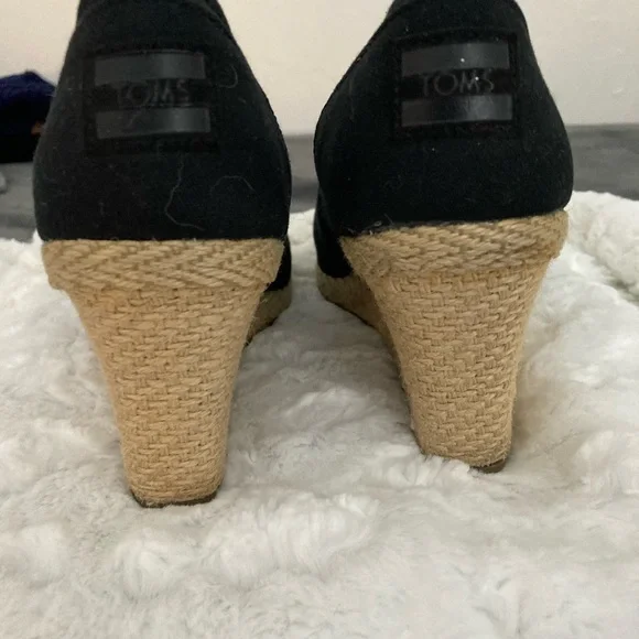 Tom’s canvas wedges with3” heel. - Picture 7 of 8